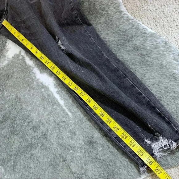 Judy Blue Skinny Fit Button Fly Destroyed Jeans - Picture 13 of 13